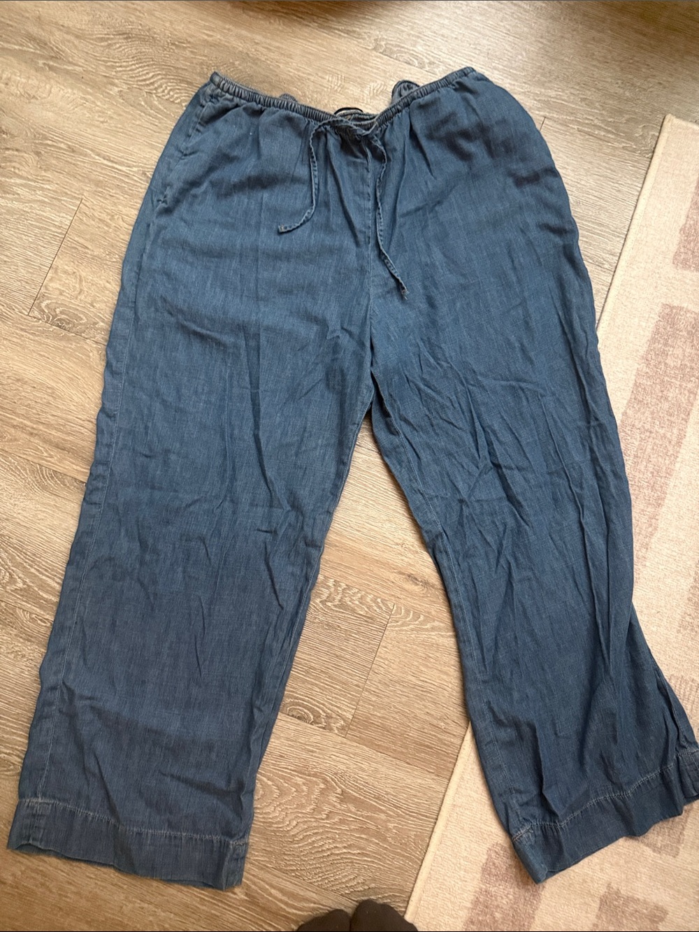 Abercrombie & Fitch Women's Navy Drawstring Chinos